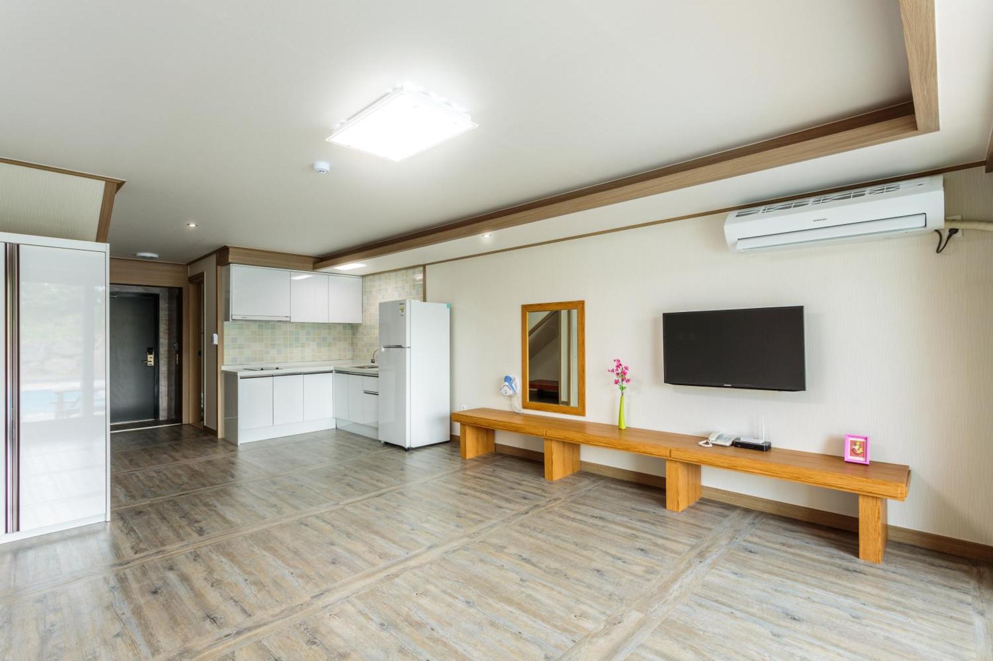 Suandsu Resort Jeju Bilik gambar